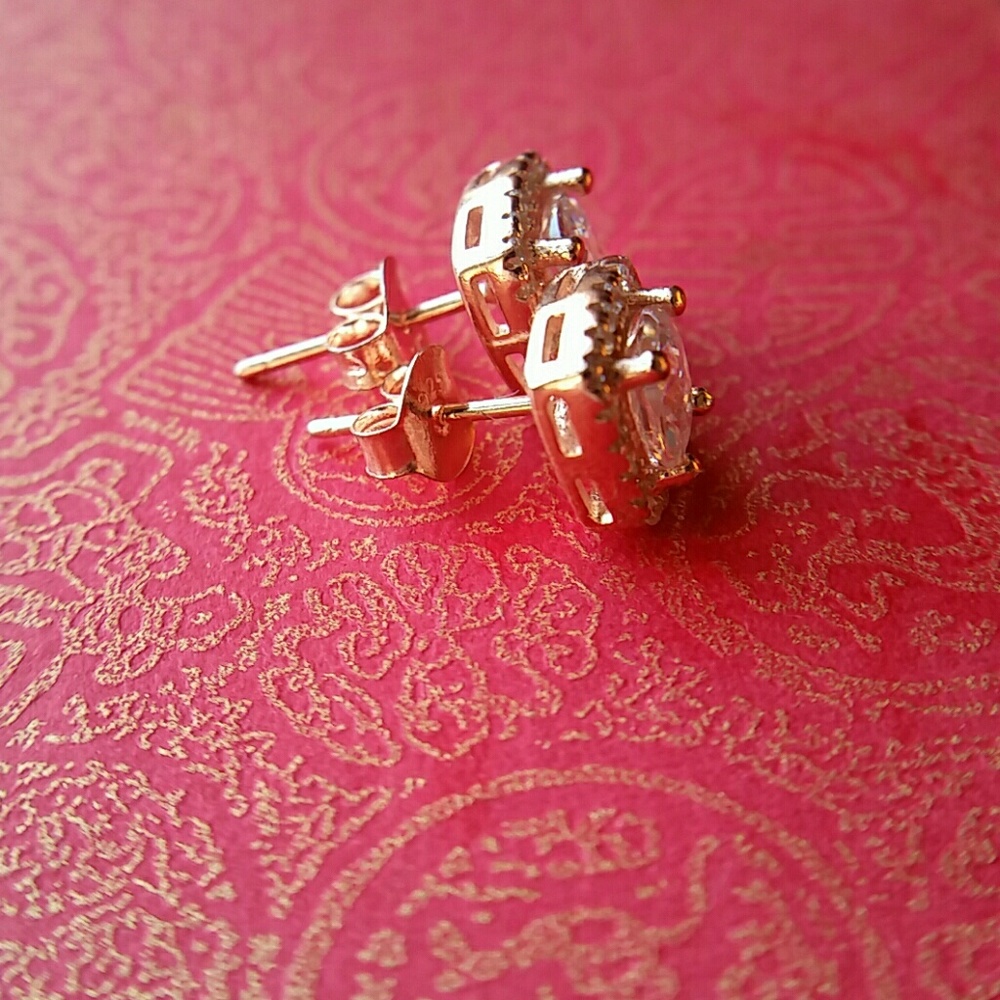 NEW Rose gold princess - cut stud earrings - Picture 4 of 6